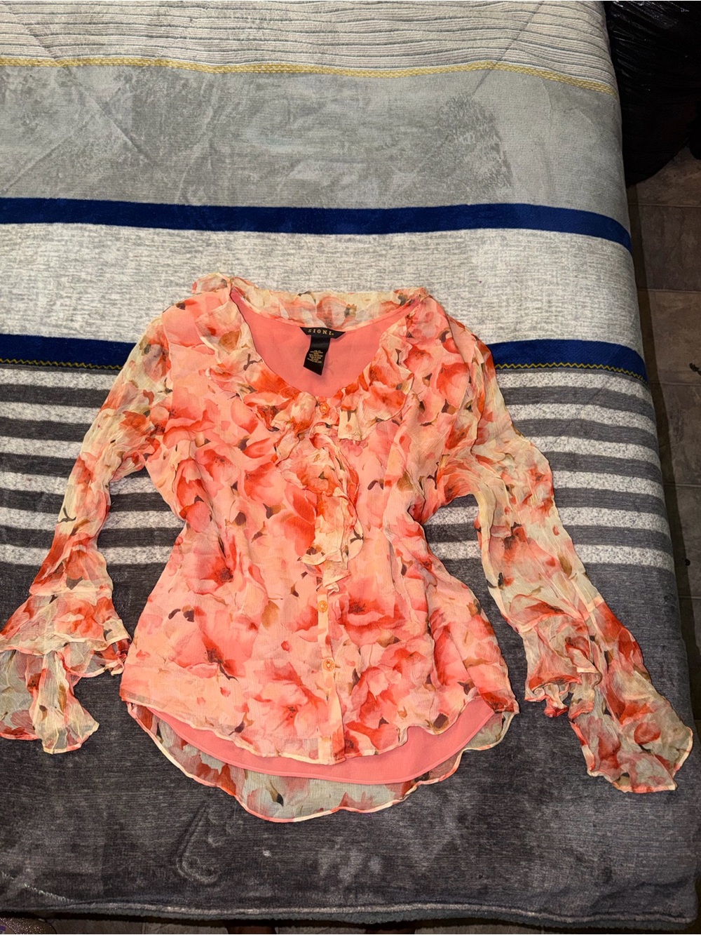 Sioni Coral Floral Ruffle V-Neck Blouse